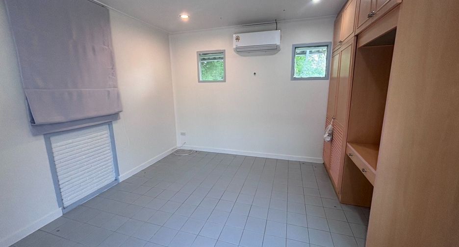 Casa en alquiler de 3 habitaciones en Mueang Rayong, Rayong