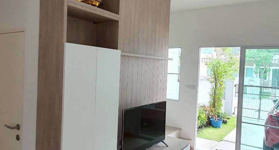 For rent 2 bedrooms townhouse in Bang Phli, Samut Prakan