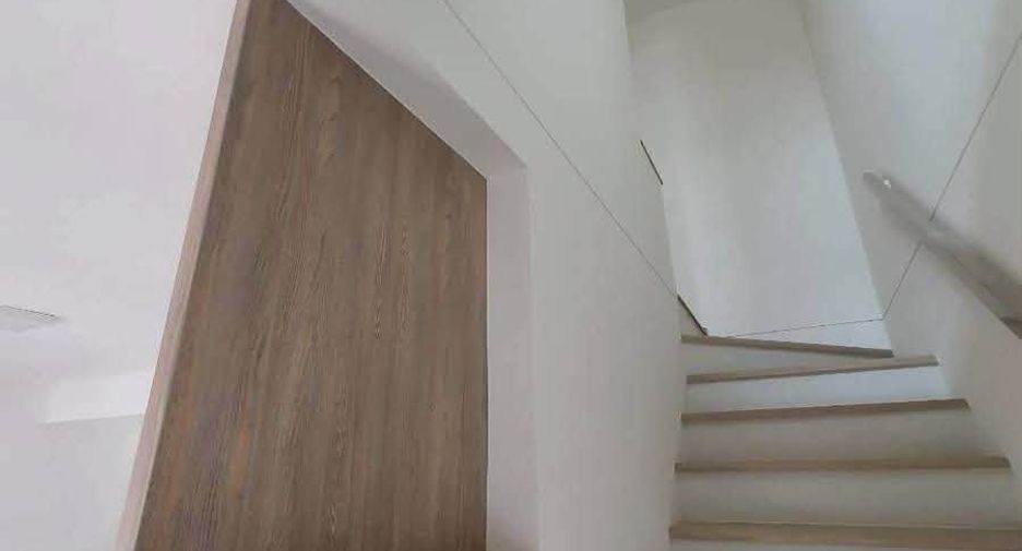 For rent 2 bedrooms townhouse in Bang Phli, Samut Prakan