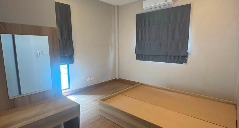 出租 4 卧室 独立屋 在 Prawet, 曼谷