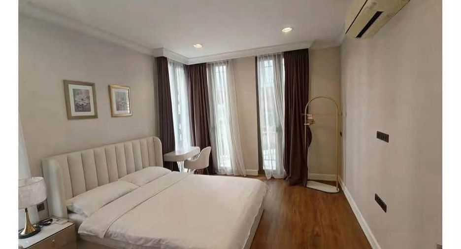For rent 4 bedrooms townhouse in Watthana, Bangkok