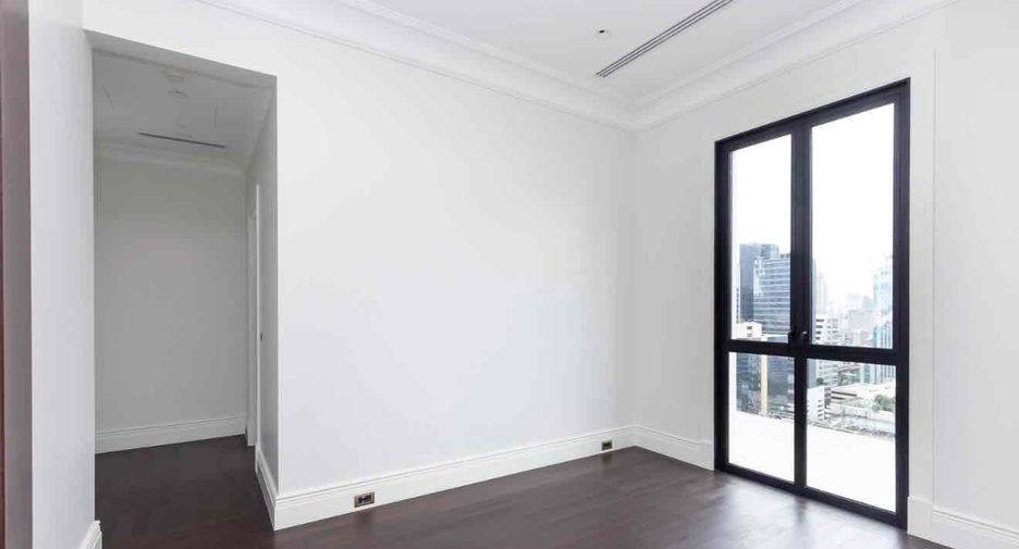 For rent 2 bedrooms condo in Pathum Wan, Bangkok
