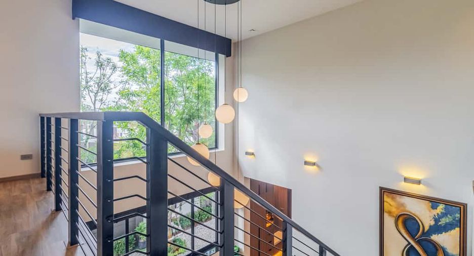 For sale 4 bedrooms house in Mueang Chiang Mai, Chiang Mai