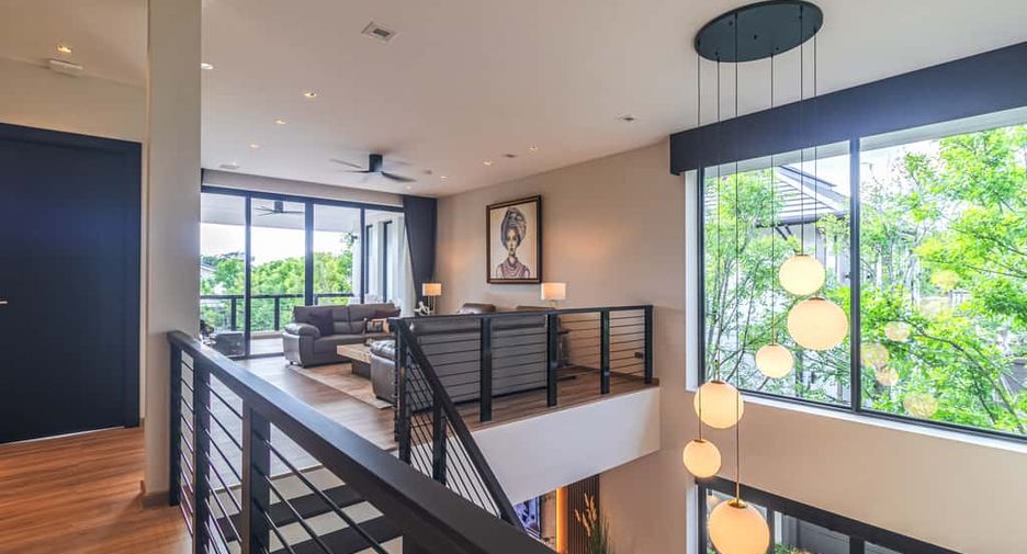 For sale 4 bedrooms house in Mueang Chiang Mai, Chiang Mai
