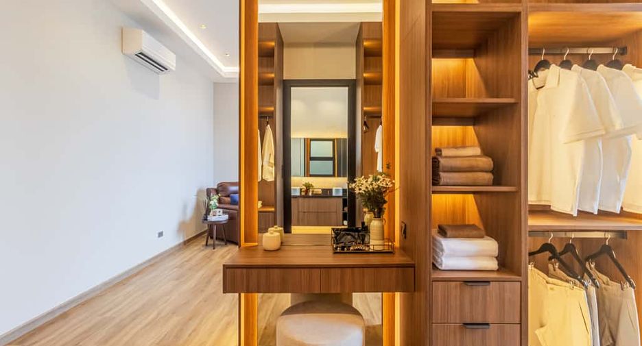 For sale 4 bedrooms house in Mueang Chiang Mai, Chiang Mai