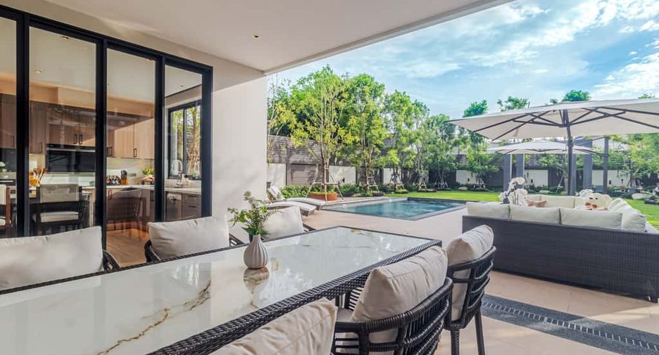 For sale 4 bedrooms house in Mueang Chiang Mai, Chiang Mai