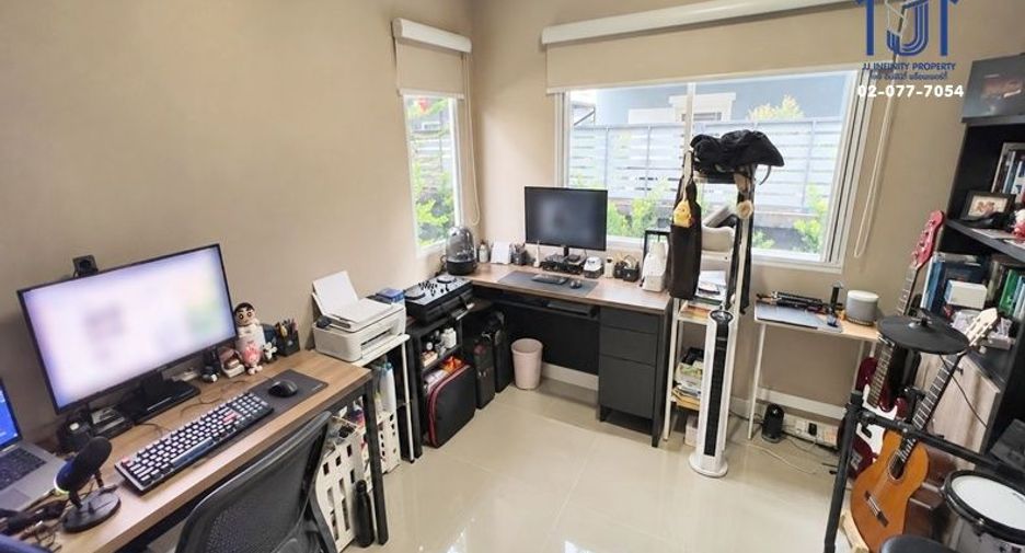 For sale 4 bedrooms house in Min Buri, Bangkok