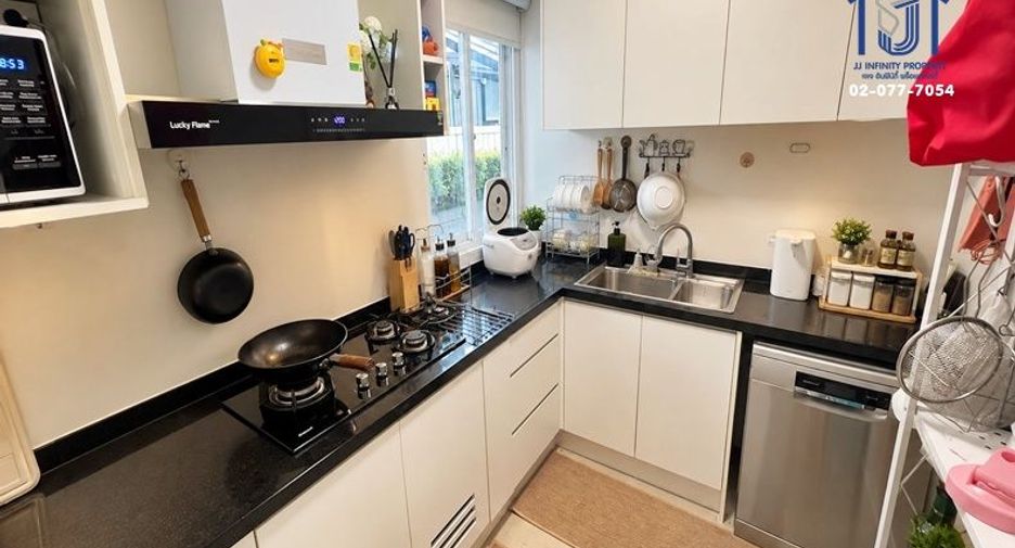 For sale 4 bedrooms house in Min Buri, Bangkok