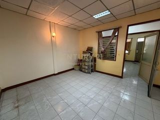 For sale 2 bedrooms warehouse in Sathon, Bangkok
