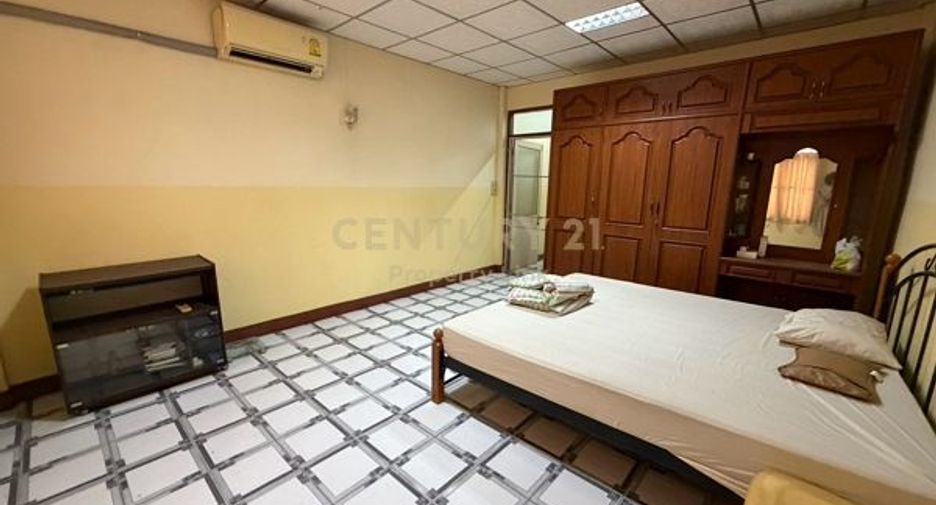 For sale 2 bedrooms warehouse in Sathon, Bangkok
