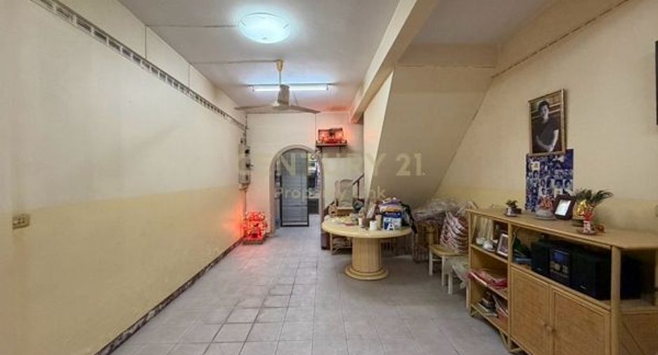 For sale 2 bedrooms warehouse in Sathon, Bangkok