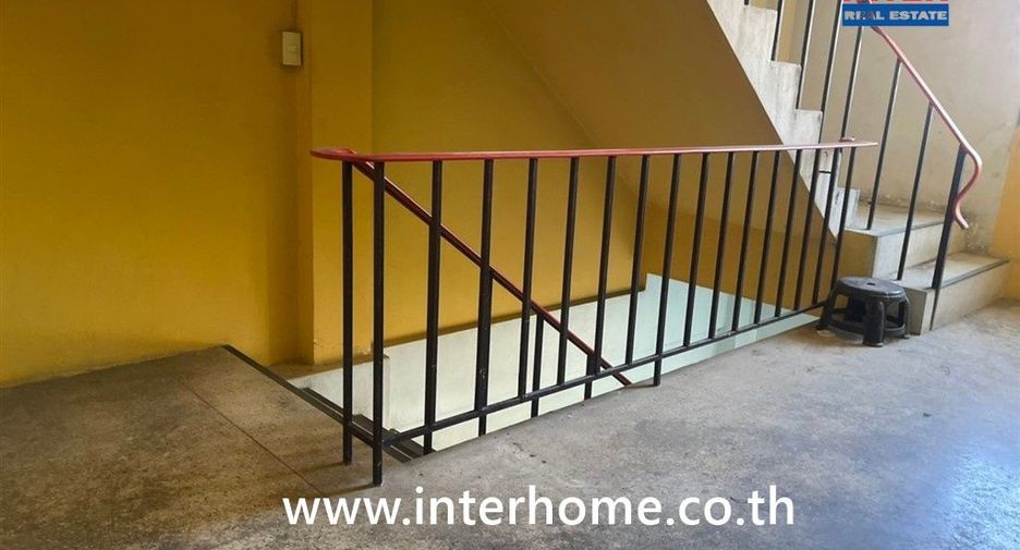For sale 4 bedrooms retail Space in Min Buri, Bangkok