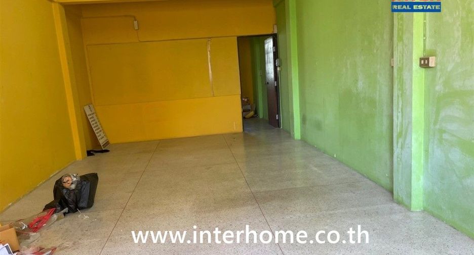 For sale 4 bedrooms retail Space in Min Buri, Bangkok