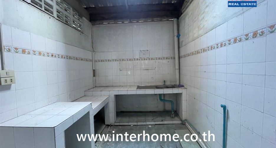 For sale 4 bedrooms retail Space in Min Buri, Bangkok