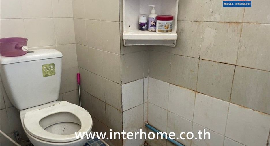 For sale 4 bedrooms retail Space in Min Buri, Bangkok