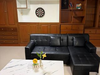 For rent 3 bedrooms townhouse in Huai Khwang, Bangkok