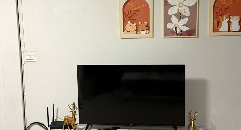 For rent 3 bedrooms townhouse in Huai Khwang, Bangkok