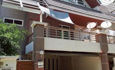 For rent 3 bedrooms townhouse in Wang Thonglang, Bangkok