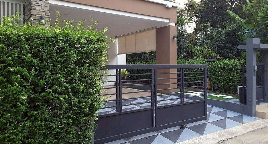 For rent and for sale 4 bedrooms house in Lam Luk Ka, Pathum Thani
