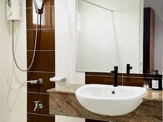 For rent and for sale 4 bedrooms house in Lam Luk Ka, Pathum Thani