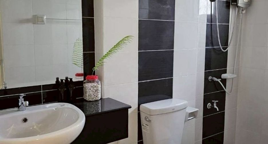 For rent and for sale 4 bedrooms house in Lam Luk Ka, Pathum Thani