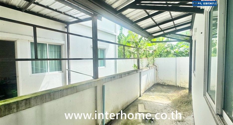 For sale 3 bedrooms house in Krathum Baen, Samut Sakhon