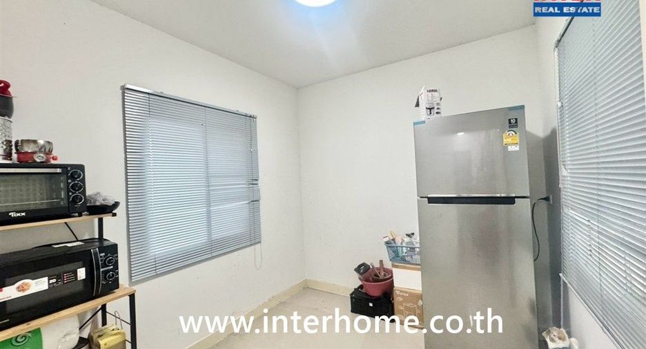 For sale 3 bedrooms house in Krathum Baen, Samut Sakhon
