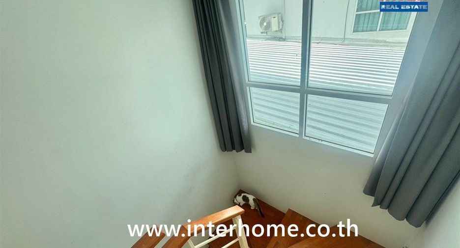 For sale 3 bedrooms house in Krathum Baen, Samut Sakhon