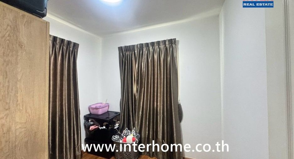 For sale 3 bedrooms house in Krathum Baen, Samut Sakhon