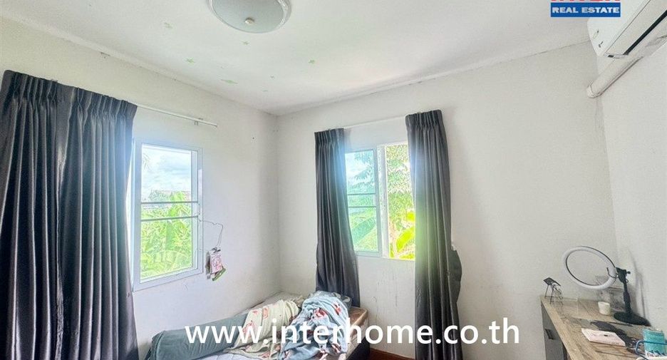 For sale 3 bedrooms house in Krathum Baen, Samut Sakhon