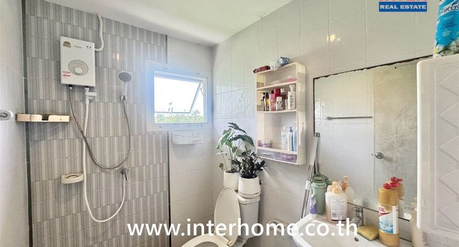 For sale 3 bedrooms house in Krathum Baen, Samut Sakhon