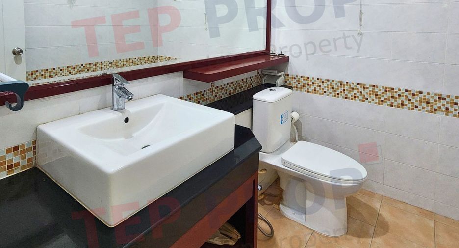 For rent and for sale 4 bedrooms house in Si Racha, Chonburi