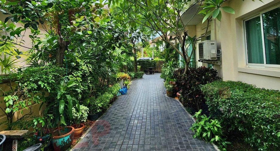 For rent and for sale 4 bedrooms house in Si Racha, Chonburi