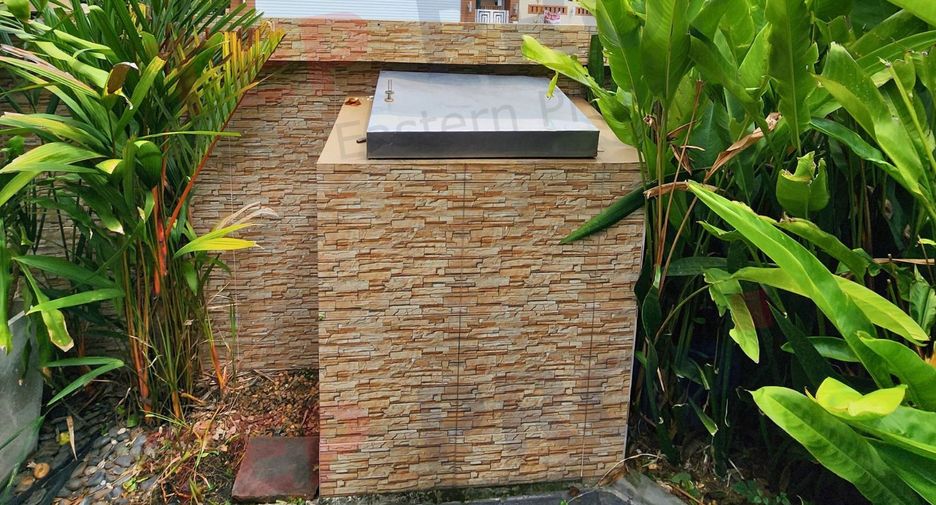 For rent and for sale 4 bedrooms house in Si Racha, Chonburi