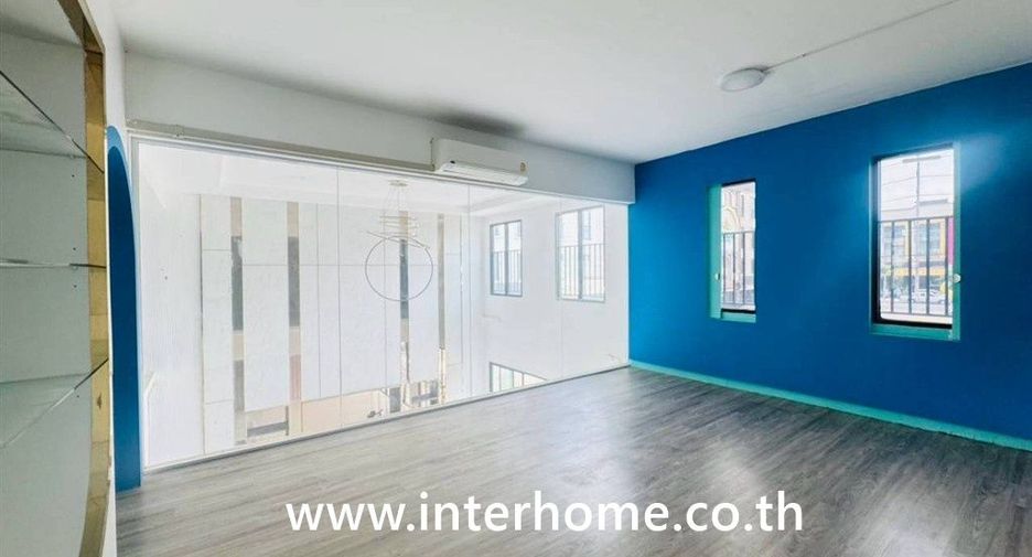 For sale 6 bedrooms retail Space in Thung Khru, Bangkok