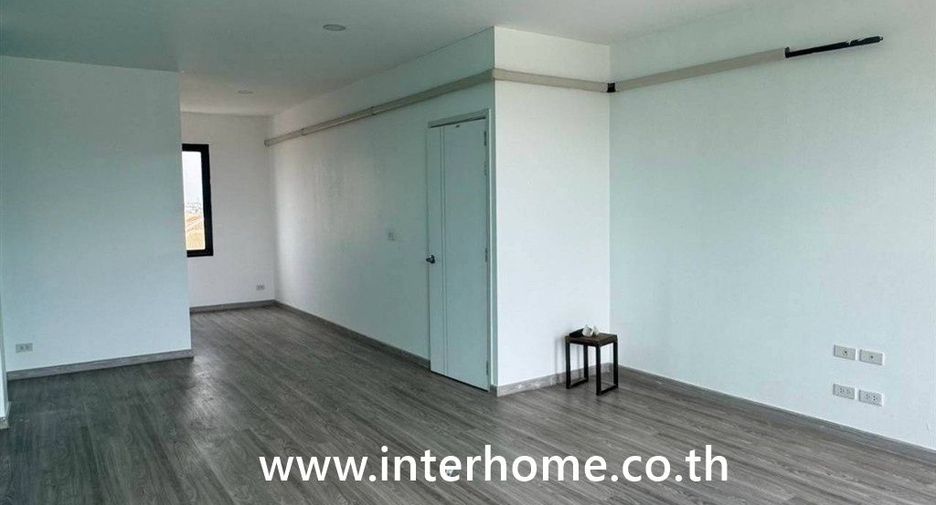 For sale 6 bedrooms retail Space in Thung Khru, Bangkok
