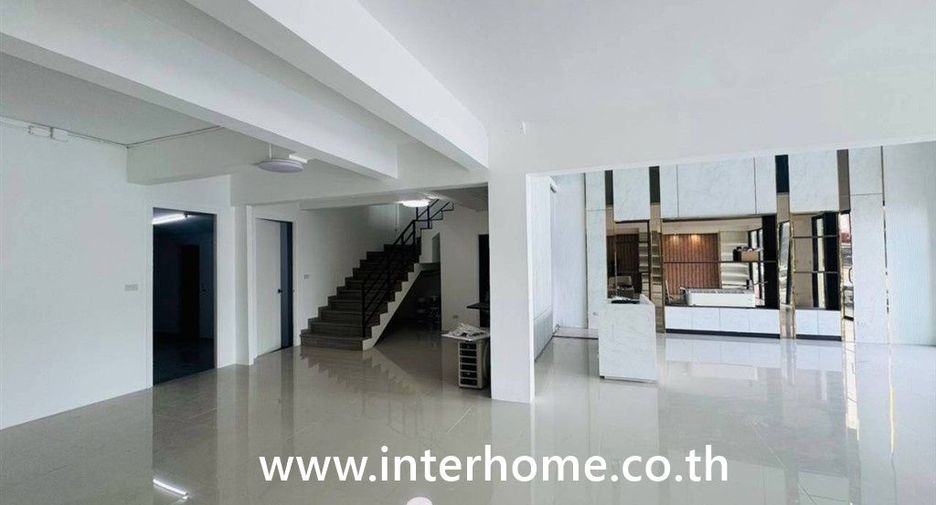 For sale 6 bedrooms retail Space in Thung Khru, Bangkok