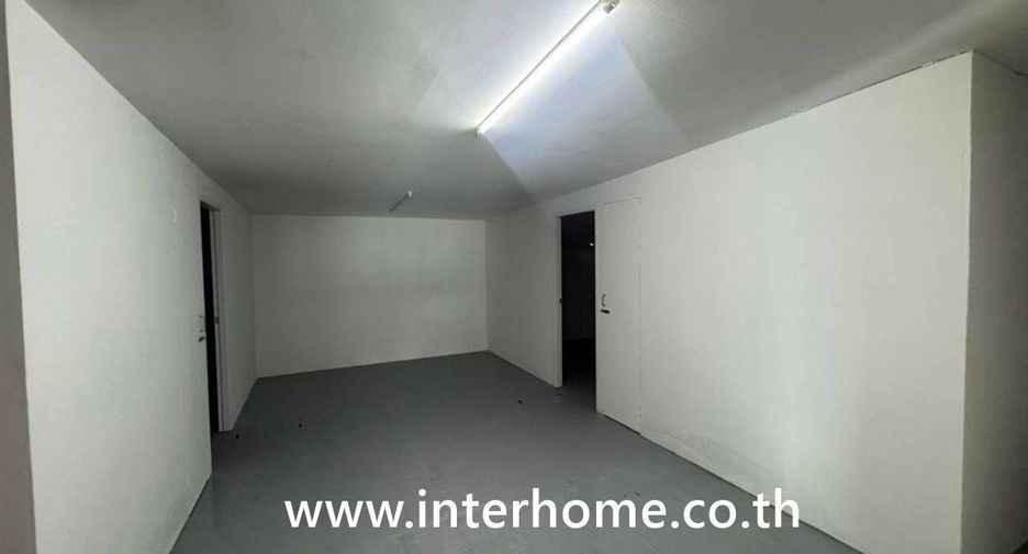 For sale 6 bedrooms retail Space in Thung Khru, Bangkok