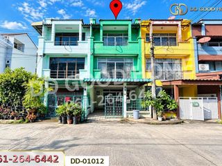 For sale 4 bedrooms townhouse in Don Mueang, Bangkok