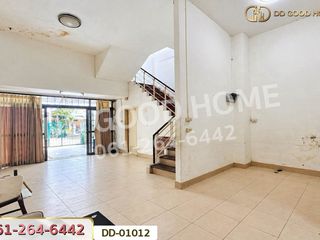 For sale 4 bedrooms townhouse in Don Mueang, Bangkok