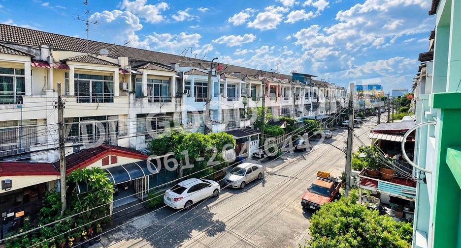 For sale 4 bedrooms townhouse in Don Mueang, Bangkok