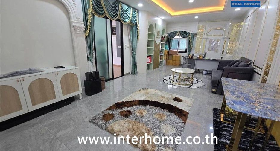 For sale 5 bedrooms house in Sai Mai, Bangkok