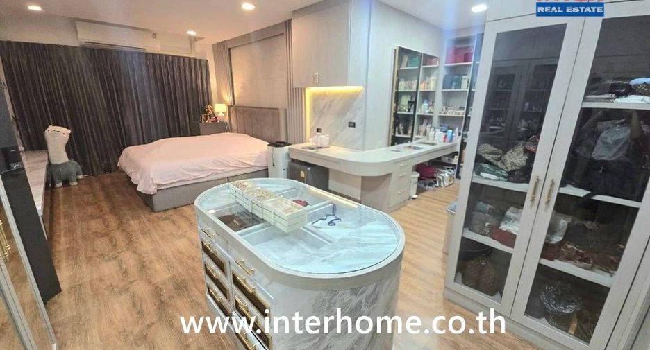 For sale 5 bedrooms house in Sai Mai, Bangkok