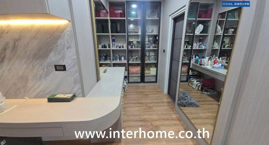 For sale 5 bedrooms house in Sai Mai, Bangkok