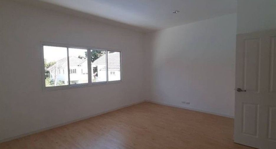 For sale 2 bedrooms townhouse in Sai Noi, Nonthaburi