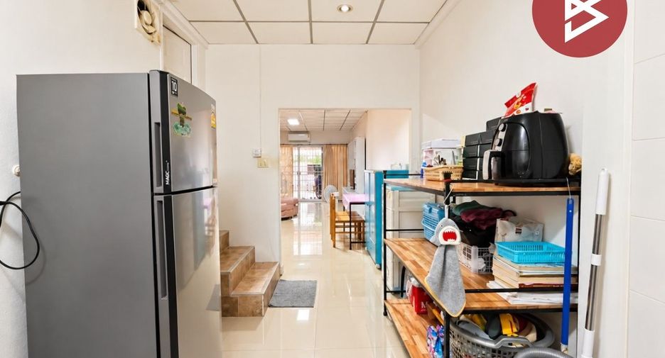 For sale 2 bedrooms townhouse in Bang Kapi, Bangkok