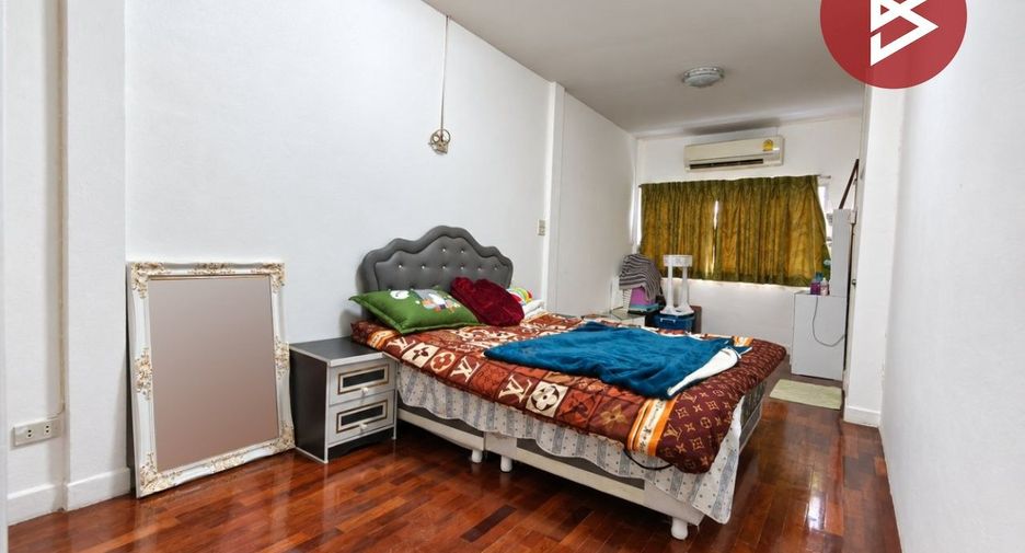 For sale 2 bedrooms townhouse in Bang Kapi, Bangkok