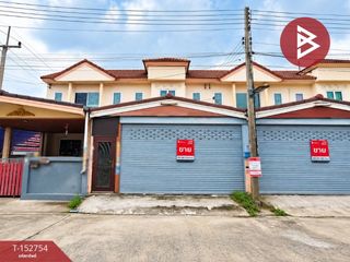 À vendre 3 chambres maison de ville à Krathum Baen, Samut Sakhon