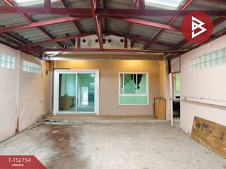 À vendre 3 chambres maison de ville à Krathum Baen, Samut Sakhon