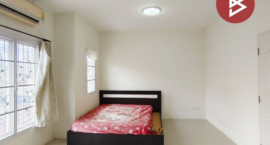 À vendre 3 chambres maison de ville à Krathum Baen, Samut Sakhon